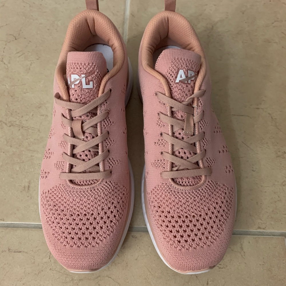 APL shoes